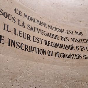 Arc de Triomphe "warning" in stairwell